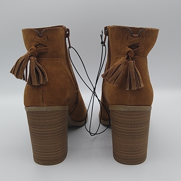 NWOT Universal Thread Women's Clare Heeled Booties - Picture 4 of 15